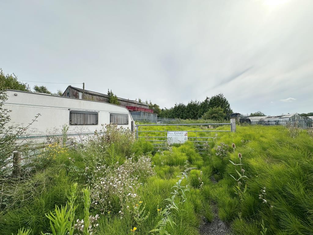 Lot: 51 - FREEHOLD LAND WITH PLANNING FOR TWO COMMERCIAL UNITS, PARKING & LANDSCAPING -